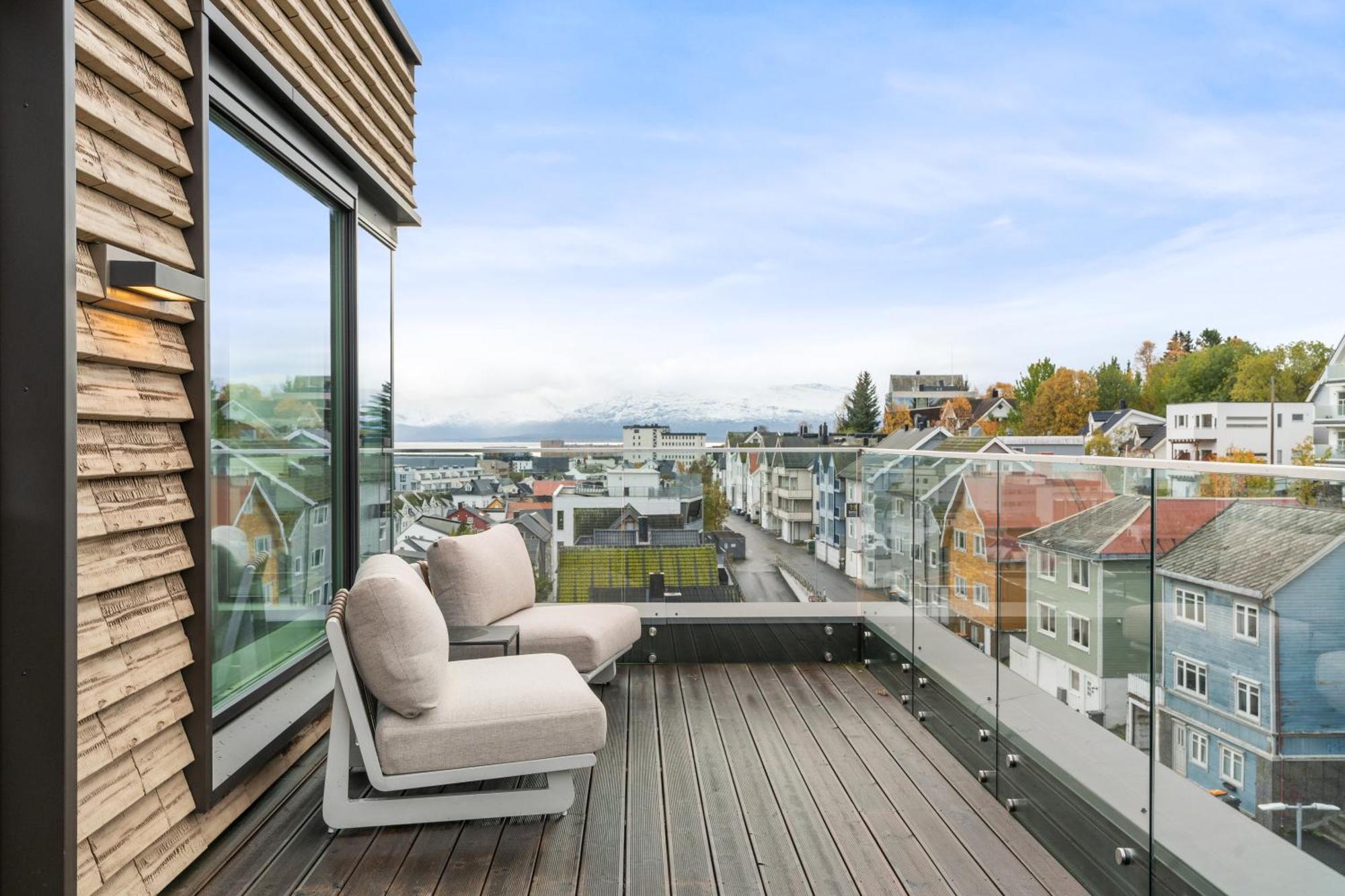 Luxury Apartment Downtown Tromso With 2 Bedrooms And 2 Bathrooms And Parking ภายนอก รูปภาพ