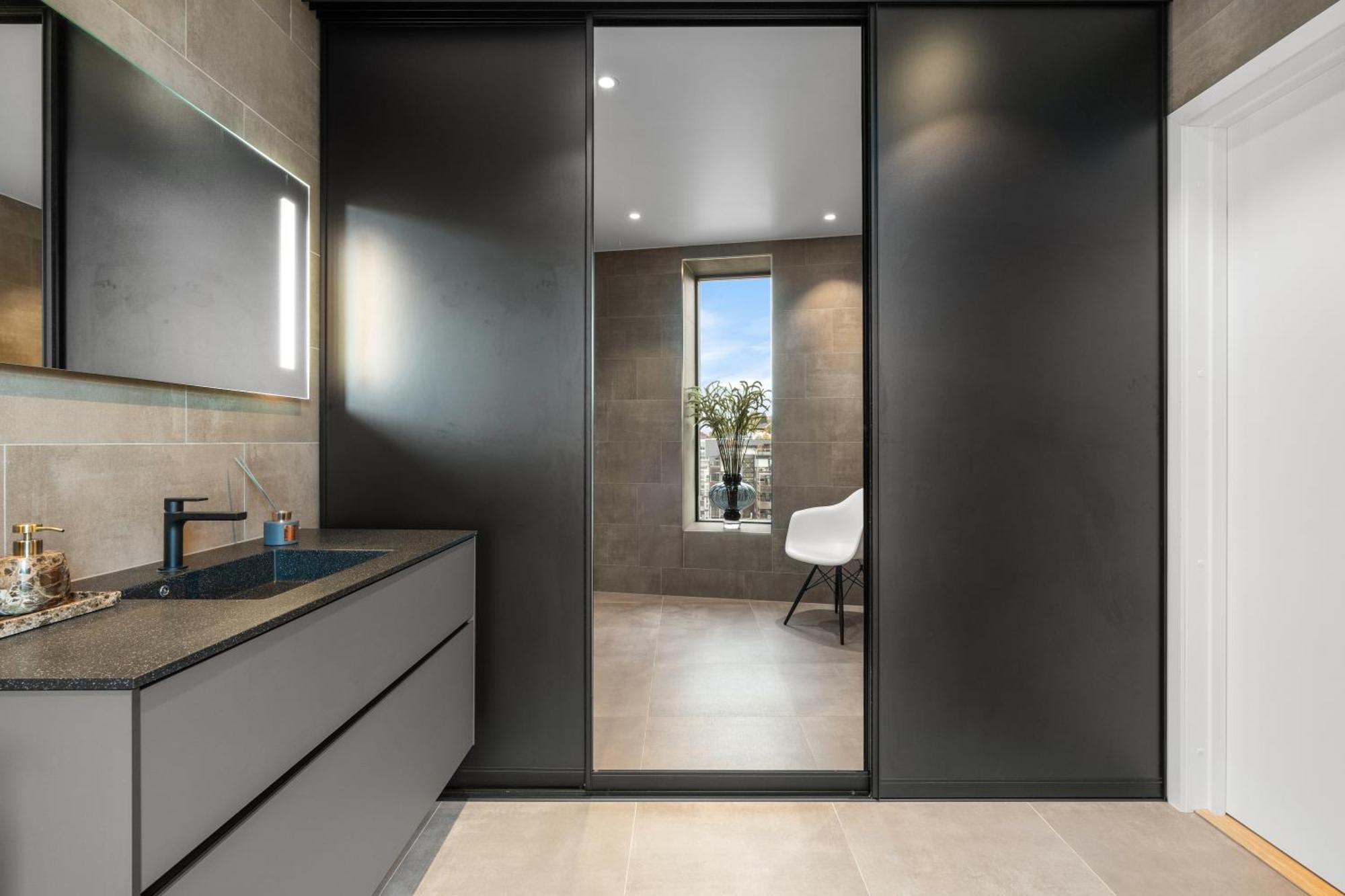 Luxury Apartment Downtown Tromso With 2 Bedrooms And 2 Bathrooms And Parking ภายนอก รูปภาพ